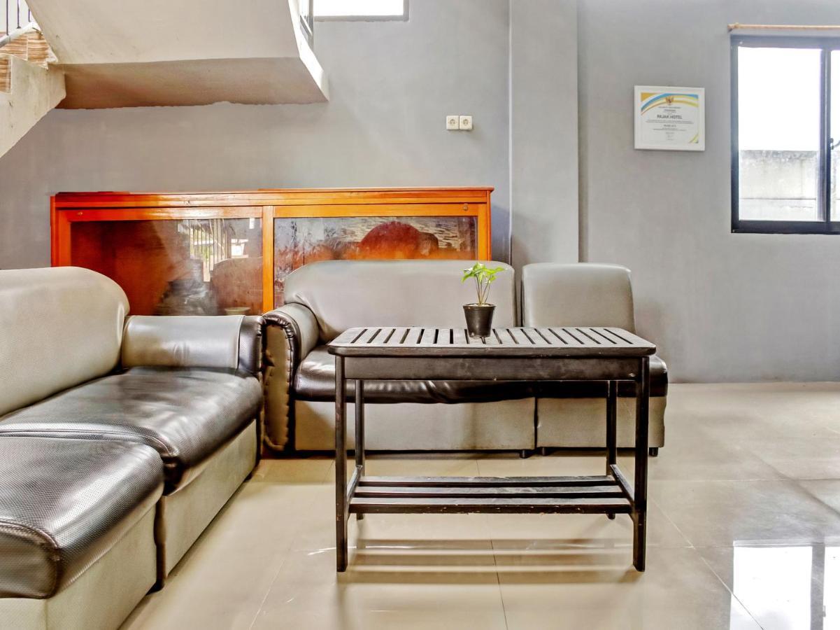 Super Oyo 3903 Sweethome Syariah Guesthouse Martapura  Exterior photo